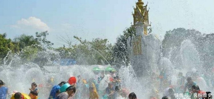 世界最热闹的节日中国人泼水,印度人泼粪,网友