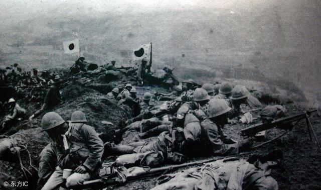 八位美貌女兵不堪日军凌辱,跳河牺牲,比狼牙山