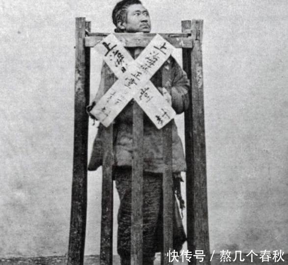 一组晚清老照片:图4一个独轮车拉了9个人,严重