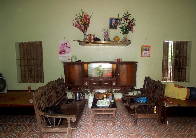 实拍越南农村家庭,六口人月收入3000,日子过得