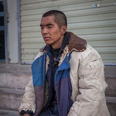 被爱情公寓抛弃，却靠演一个傻子回归，金世佳的坚持到底是对是错？