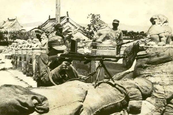 国军上将抗日牺牲后，子女沦为乞丐，蒋介石羞愧难当