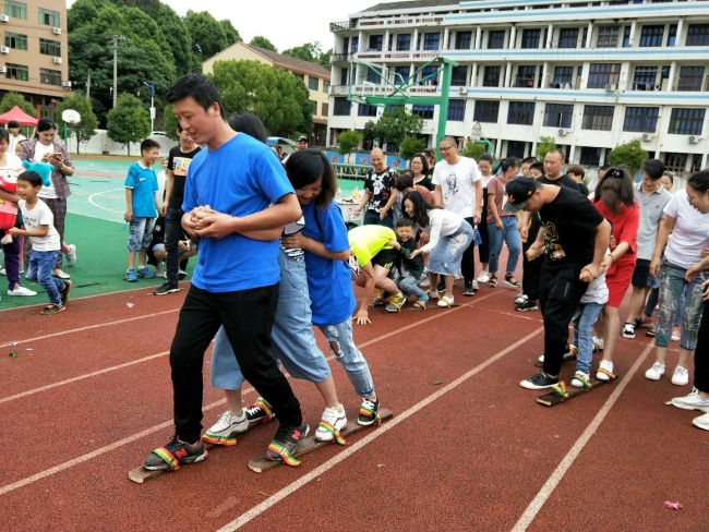 畅享美食 欢庆\＂六一\＂--桃源小学举行庆六一首届美食节活动