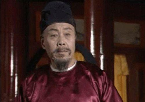 宰相叮嘱儿子:我死后将家中玉器摆棺前,儿子听从结果救全族一命