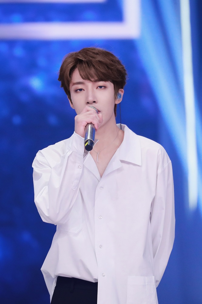 《青春有你》二次公演来袭 夏瀚宇斩获“双第一”成最大黑马