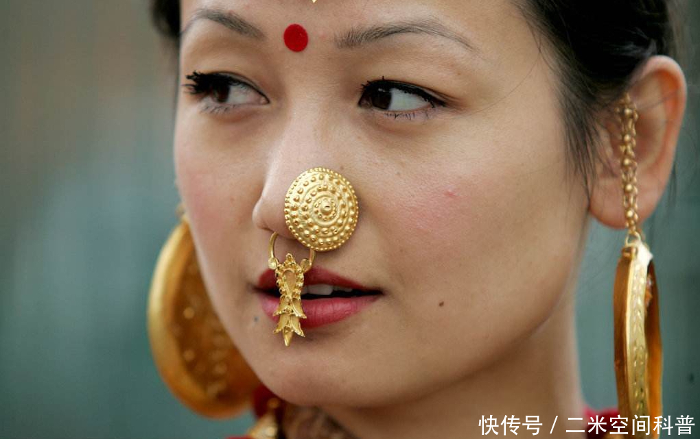 印度女人的鼻子上为什么会有鼻环?原来印度女