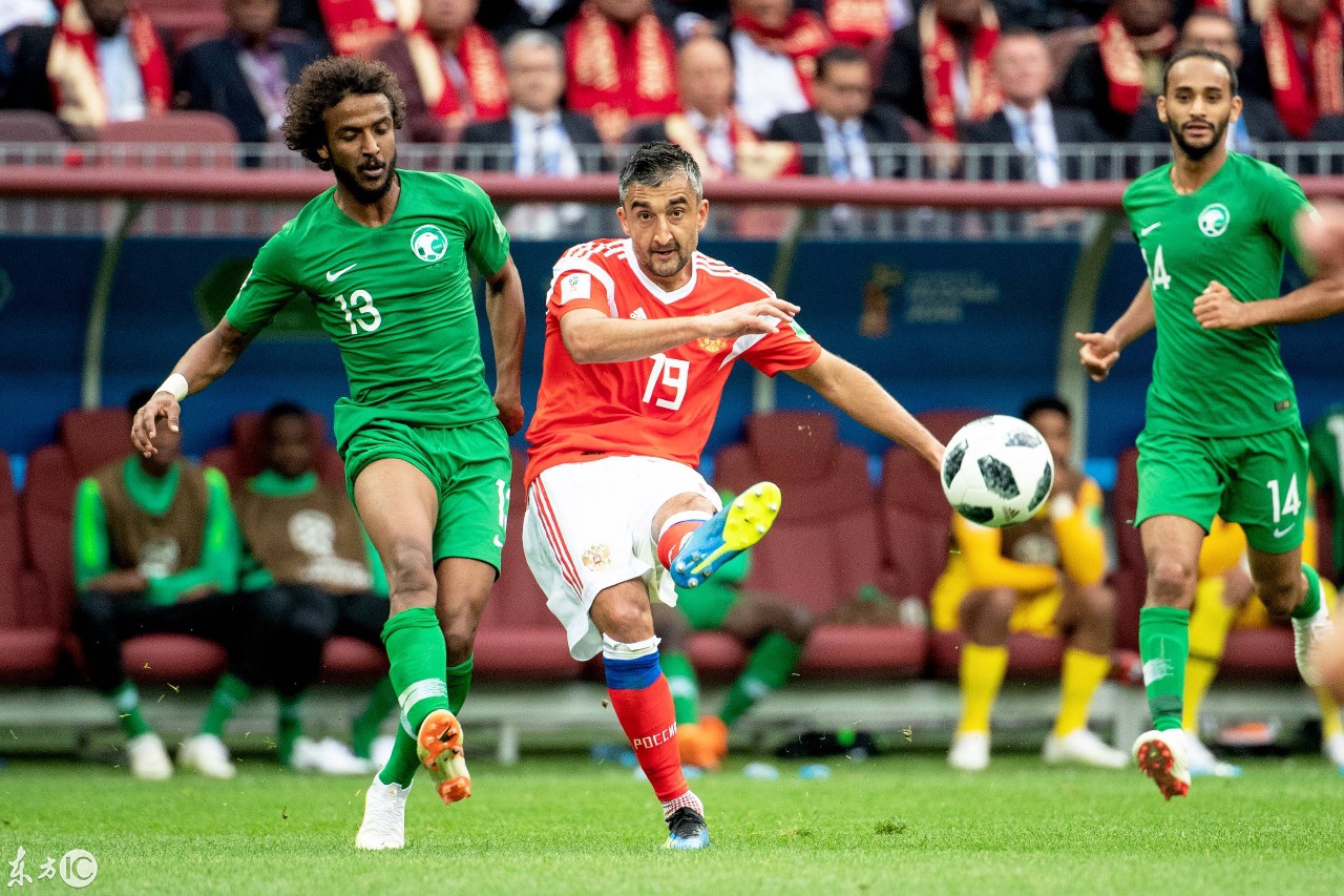 世界杯小组赛俄罗斯和沙特阿拉伯之间的比赛,