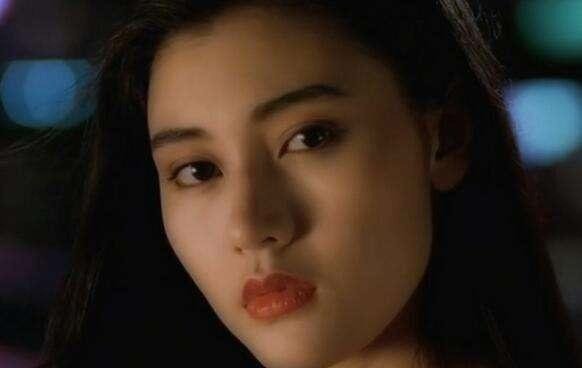 颜值佩服!80美女的内地三美撞上香港三美,截的年代两被车压成图片