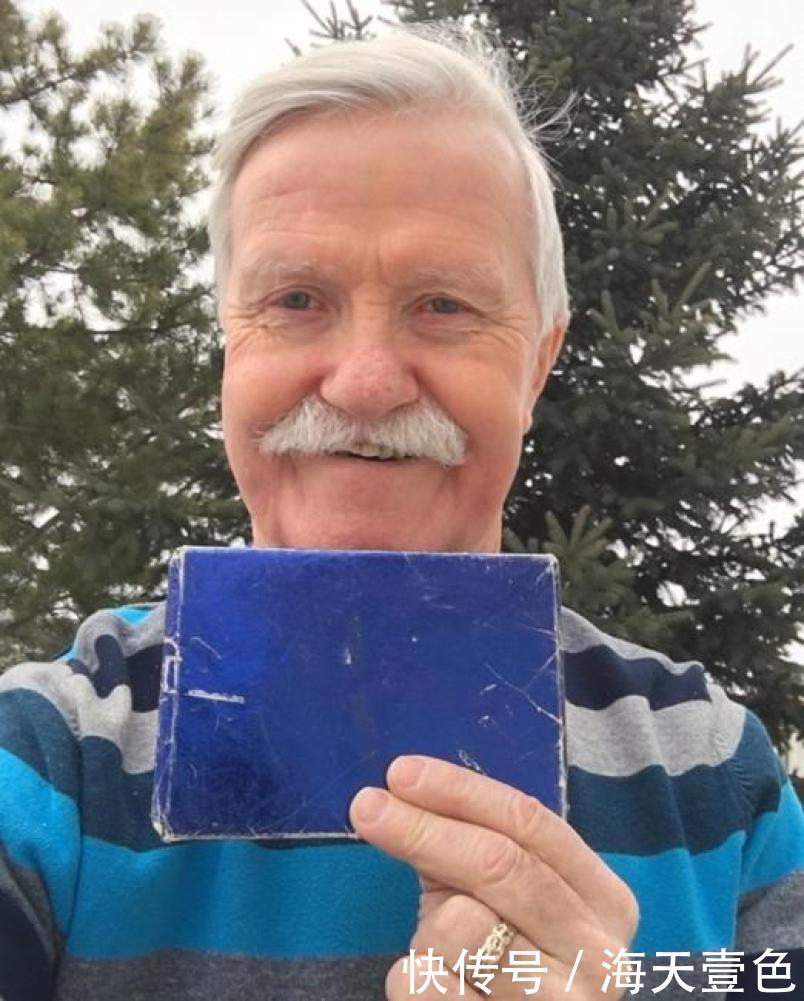 加国男子保留初恋分手礼物47不拆 网上寻旧爱