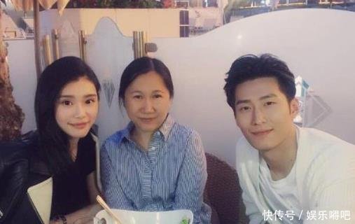 窦骁何超莲发相同文案承认恋情,网友这才是真