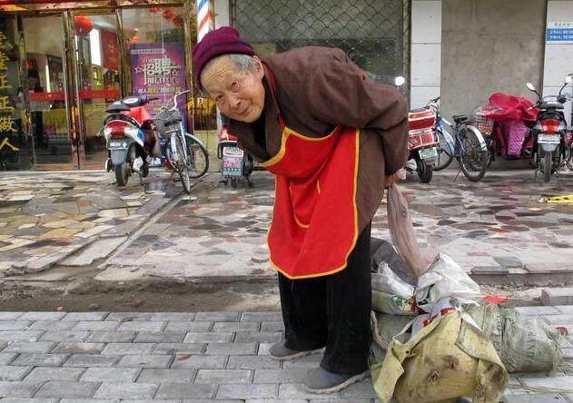 漂亮女教师相亲30次都没成功, 只因她的一个条