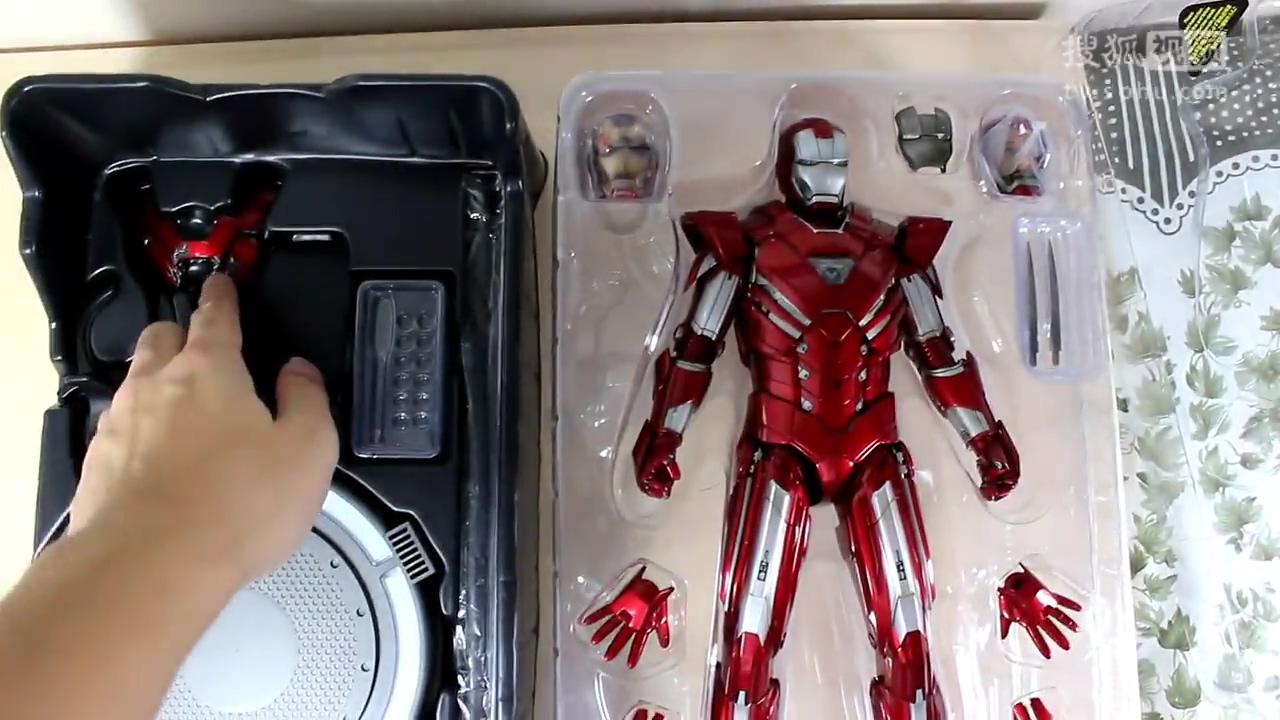 【涛哥测评】hottoys钢铁侠mk33银色百夫长ironman-涛哥评测.