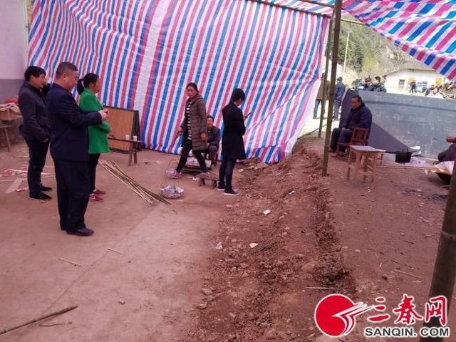 【转】北京时间 陕西一妇女阻挡压路机驶离时被压当场身亡 - 妙康居士 - 妙康居士~晴樵雪读的博客 【转】北京时间 陕西一妇女阻挡压路机驶离时被压当场身亡 - 妙康居士 - 妙康居士~晴樵雪读的博客