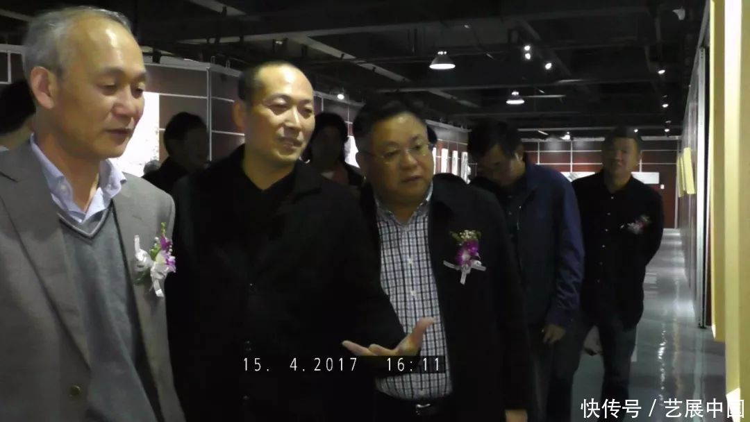 灵动笔墨描绘现代文人心象意境--龚余辉个展开