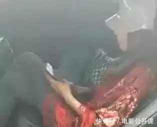 女子打车，刚上车没多久司机嗅到“恶臭味”回头强行将女子赶下车