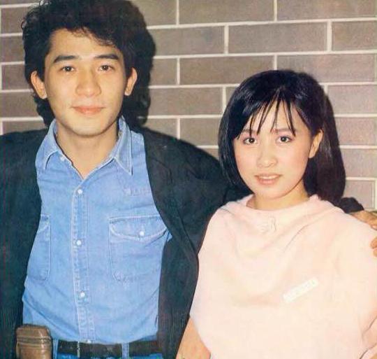 梁朝伟与刘嘉玲罕见年轻合影曝光,竟有种穿越时空的感觉!