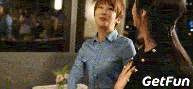 谢楠自称在老公吴京面前不配谈三围,其实胸比老婆大的