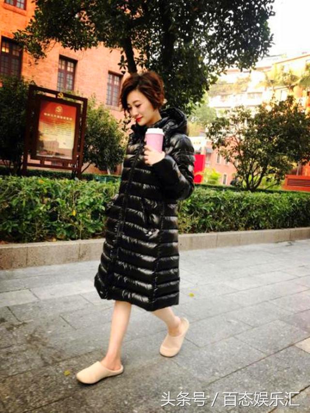 李小冉一件衣服穿几年,那些因节俭不张扬的大