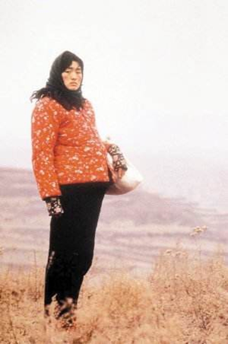 娱乐圈女神在电影中的村姑形象,反差太大,你能认出几个?