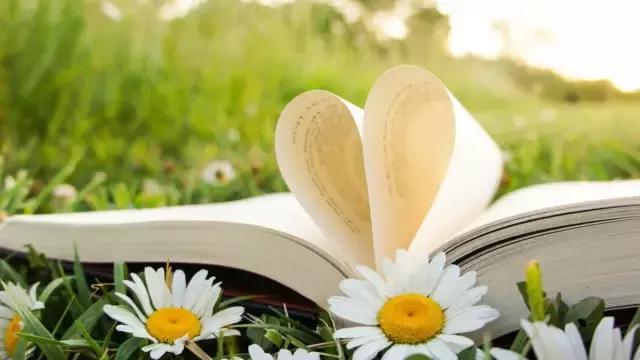 最新部编版语文教材必背古诗文135篇,都找齐了