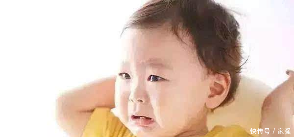 1岁的孩子喜欢摔东西,甚至打人,聪明家长要这