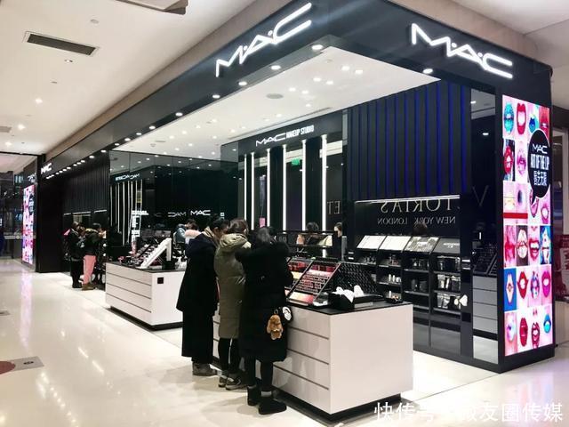 神还原范冰冰化妆柜 王俊凯的口红,金刚侠面