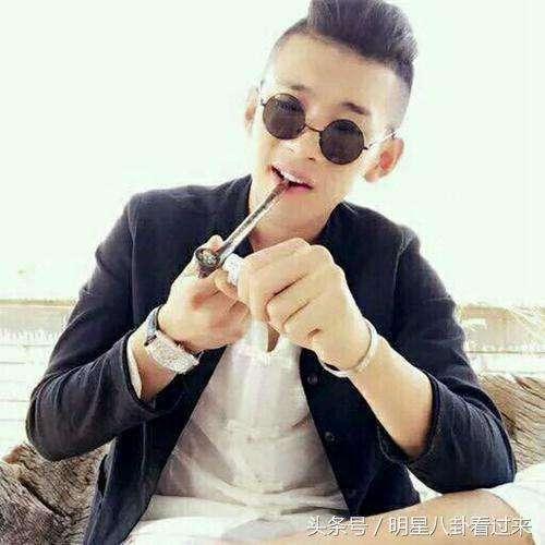 李天佑怒封舞帝八卦主播!利哥卧薪藏胆换直播