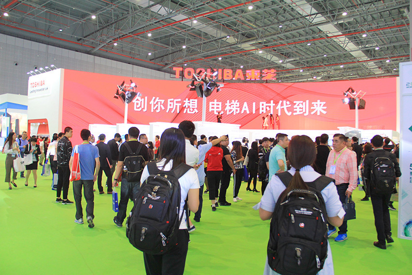 2018郑州电梯展组委会赴上海国际电梯展派发