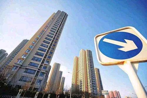 欧阳捷:股市暴跌,银行、地产何错之有?