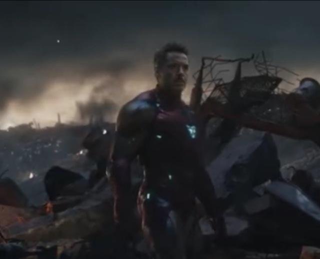 《复联4》美队为什么可以拿起雷神的锤子,其实