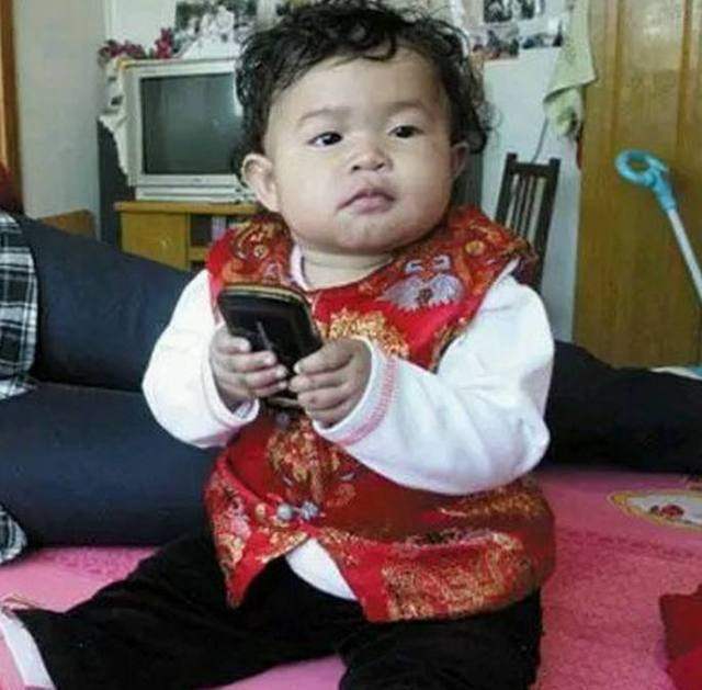 男子娶个非洲姑娘做老婆，家人坚决反对，2年后生下孩子他们傻眼