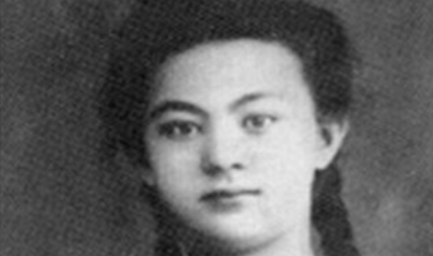 17岁女孩只身进防空洞勇劝日军投降,下场令人心痛,普京亲自题词