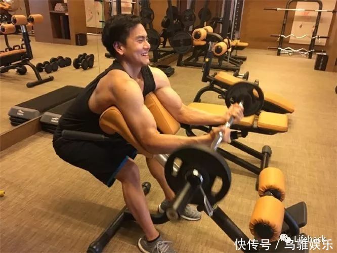 怎么锻炼出好身材 t01a89ae2c8a49e7e90.jpg