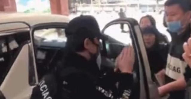 赵丽颖产后3天出院,抱着的衣服刚好遮住肚子,