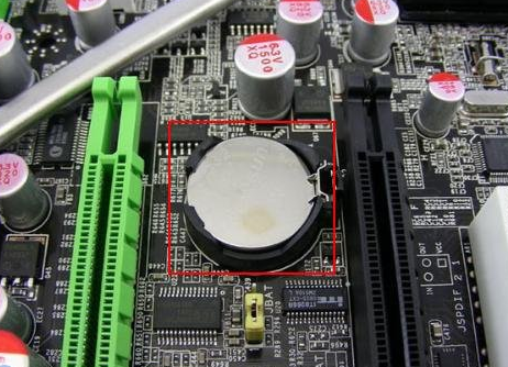 普通台式电脑的主板电池是什么型号?