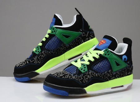 乔丹4代超人系类女生配什么衣服好看