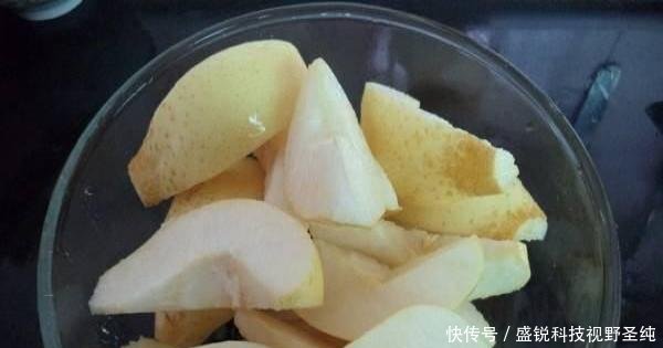 雪梨水怎么煮止咳化痰要放姜 t01aaf03f35a638960a.jpg