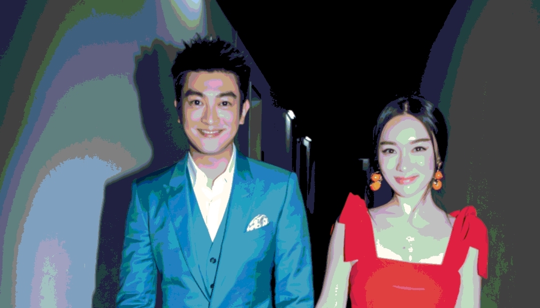 步好姐妹后尘?霍思燕深夜被拍,与男子当街搂抱