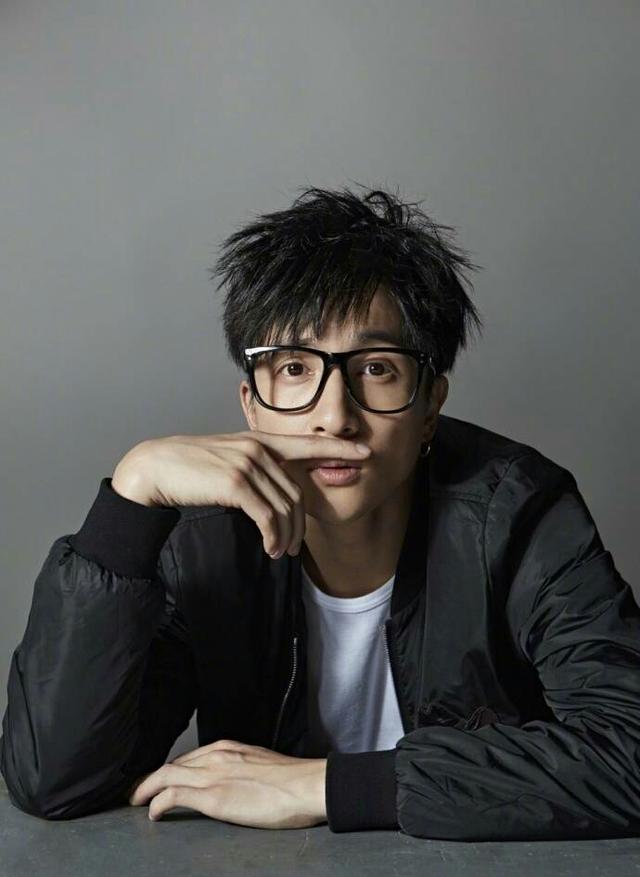 2017微博评论榜:鹿晗易烊千玺张艺兴赵丽颖杨