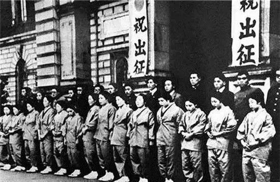 史上最牛士兵,拐走9名日本女战俘,19年后主动