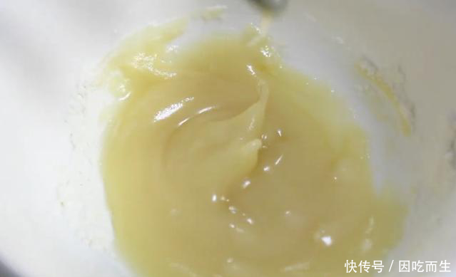 自制新鸡蛋灌饼,皮薄馅多,方法简单,比街上的好