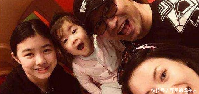 汪峰女儿晒自拍,网友称初恋,章子怡笑的好开心