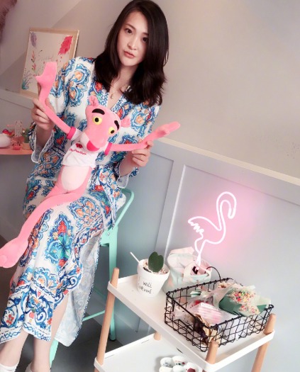 惠若琪穿碎花裙清纯可人