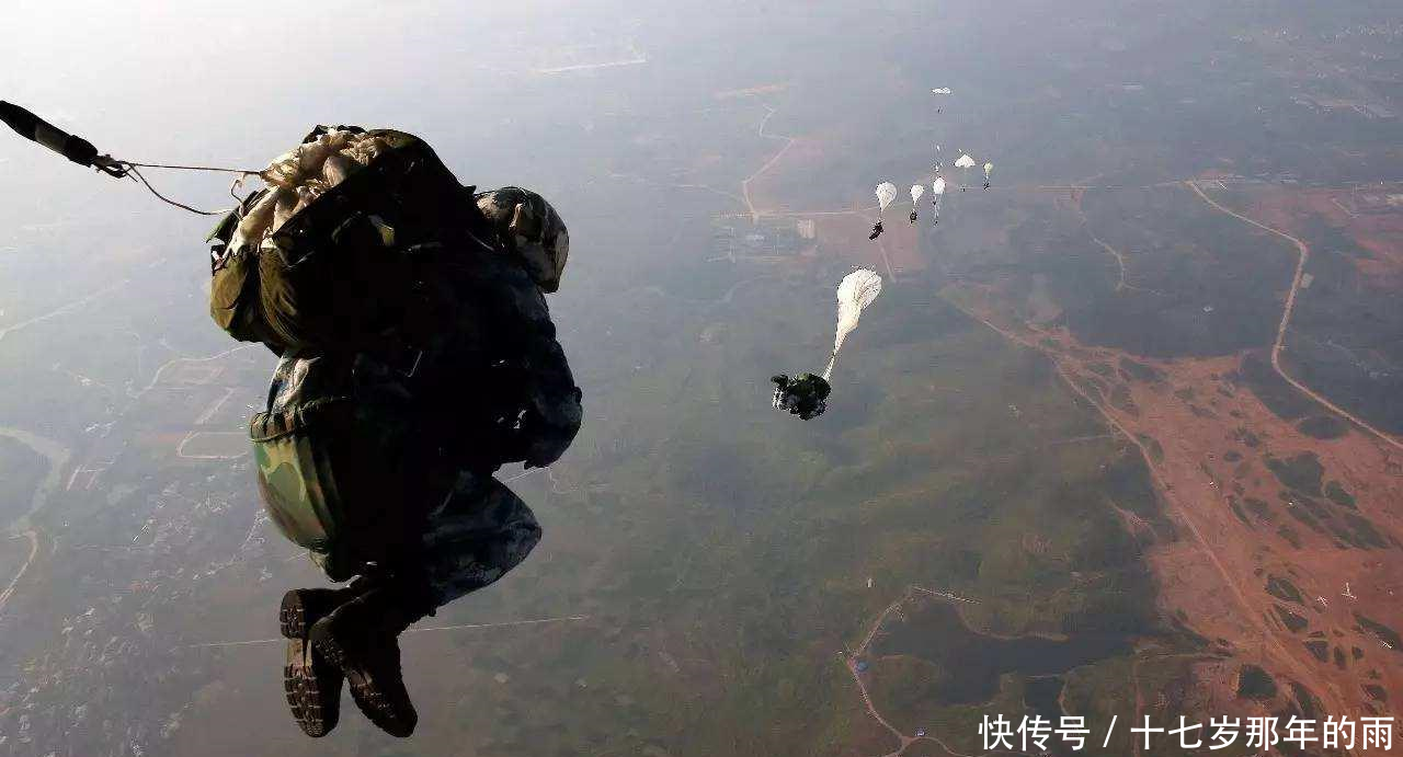 空降兵跳伞之后伞包怎么办, 伞包打不开, 空降兵