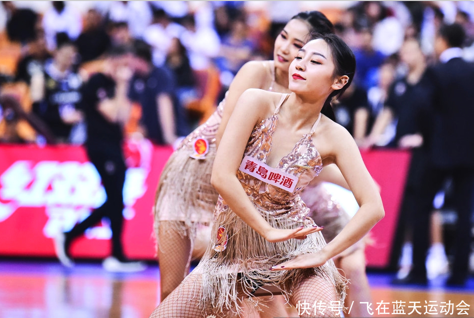 中国足球出路到底在哪?J联赛开放外援限制,中