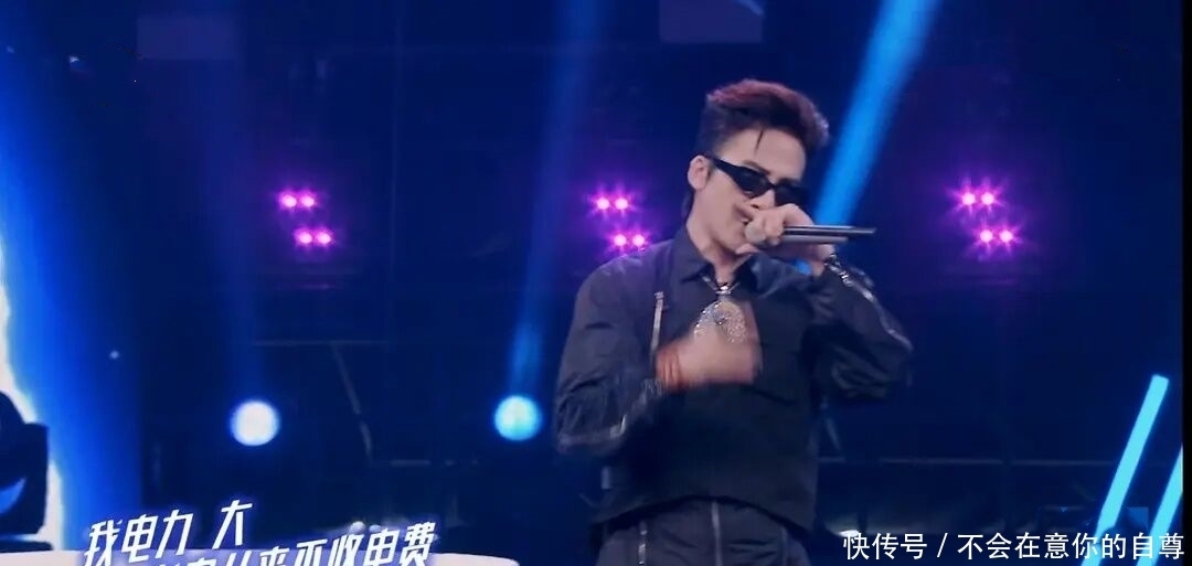 大咖秀:大张伟模仿吴亦凡引争议,到底啥叫auto tune,咋表现?