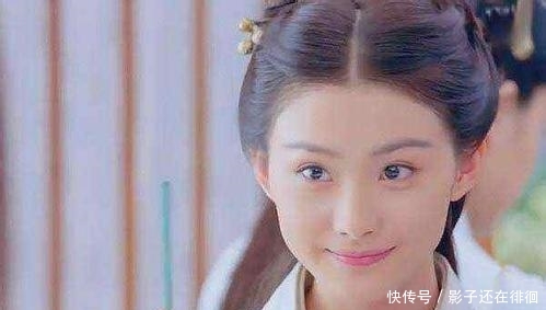 入洞房时新娘出上联:微风吹灯双得意,新郎一下联,新娘大赞新郎 金百利菲律宾真人