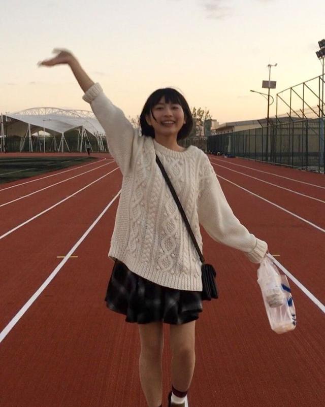 新垣结衣劲敌出现?龙梦柔的笑容、穿搭太疗愈啦