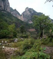 邢台小天池风景区位于临城县西部太行山中段的原双石铺乡境内,西与