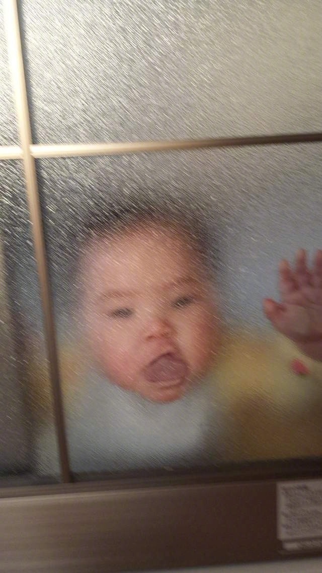 你和恐怖大片之间只差了一块毛玻璃